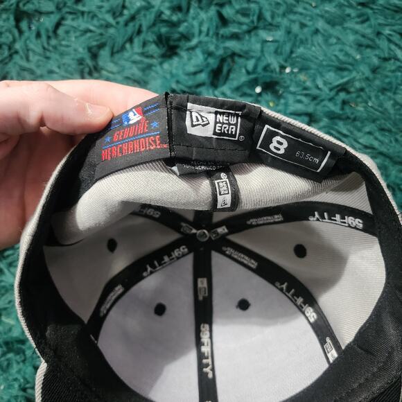 New York Yankees Hat Grey Black New Era 59FIFTY Fitted Cap Size 8 MLB - Picture 6 of 6